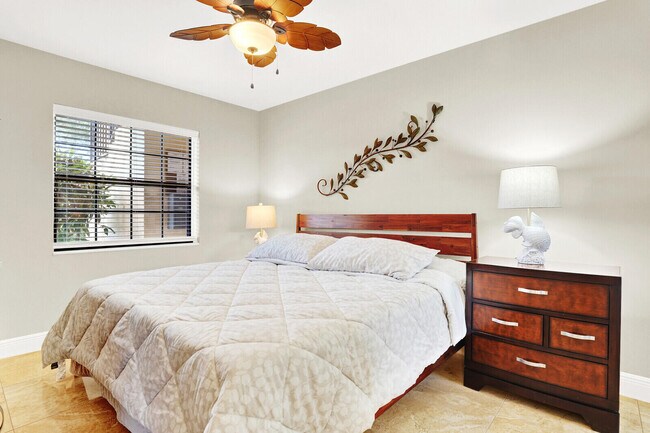 Building Photo - 300 Inlet Way