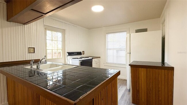 Building Photo - 1909 S Lincoln Ave