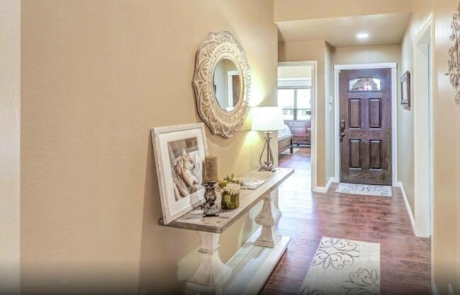 Building Photo - 209 Piccadilly Cir