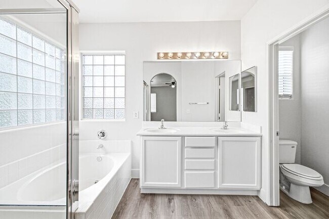 Building Photo - Inviting 3-Bedroom Home with Oversized Loft in Gated Southwest Community