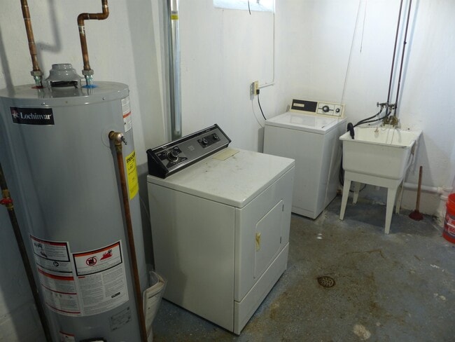 Building Photo - 7571 Pardee Rd