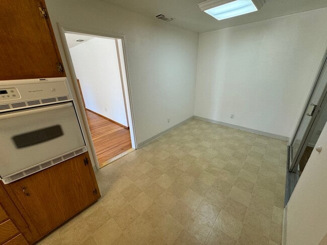 Building Photo - 1449 Gary Way
