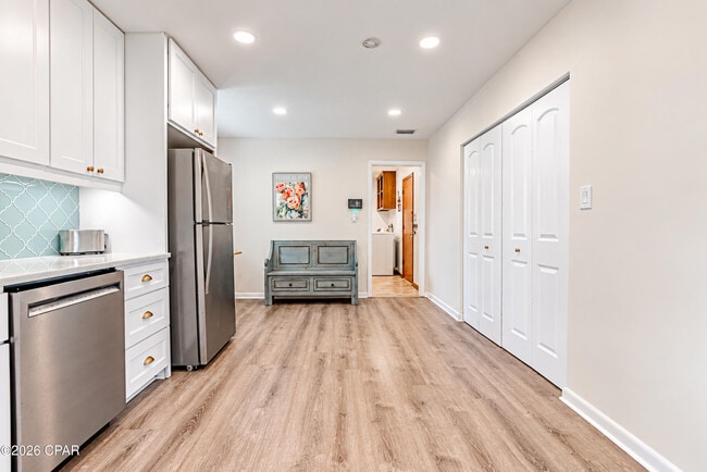 Building Photo - 4608 Sunset Dr