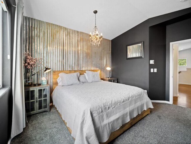 Building Photo - Desirable Kendall Yards Townhouse – Modern Living Near Downtown Spokane (Furnished)