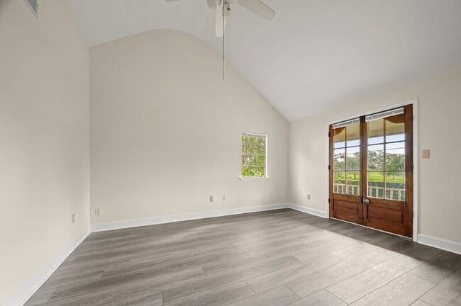Building Photo - 2662 Brentwood Dr