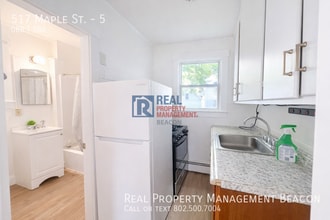 Building Photo - 517 Maple St