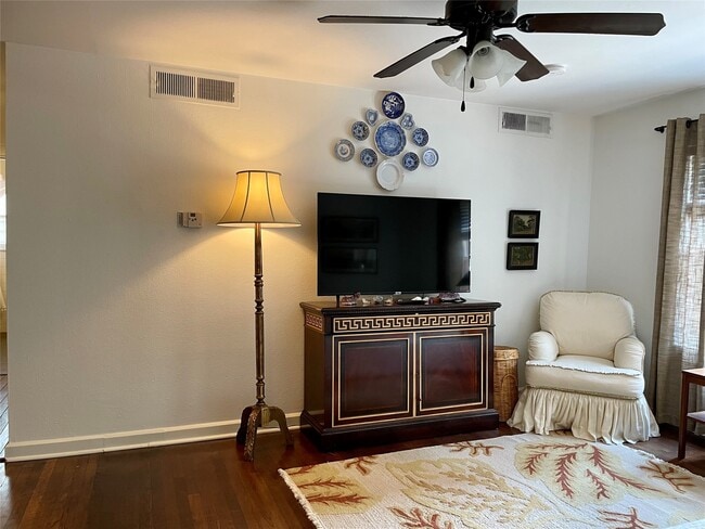 Building Photo - 429 Hawthorne St