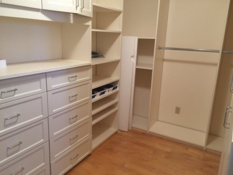 Building Photo - 1377 Ardmore Dr