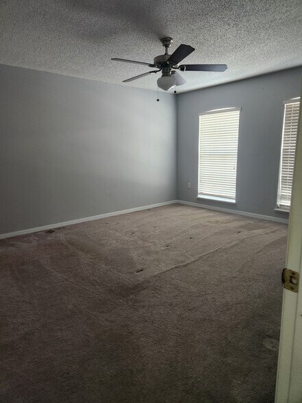 Building Photo - 9965 Ashburn Lake Dr