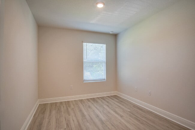 Building Photo - Pet-Friendly 3BR Townhome in Meadow Brook ...