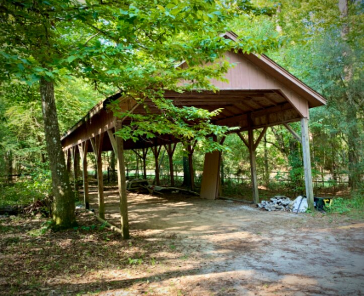 Building Photo - 628 Marion Dr N
