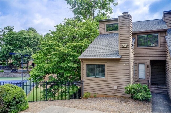 Primary Photo - 1301 Parkaire Crossing