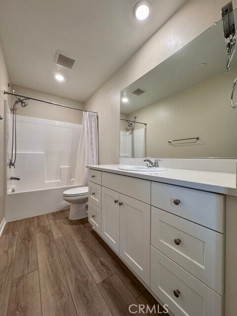 Building Photo - 1760 Chute Dr