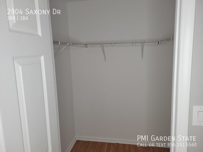 Building Photo - 2904 Saxony Dr