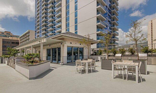Building Photo - Kapiolani Residence - 2 Bedroom, 2 Bathroo...
