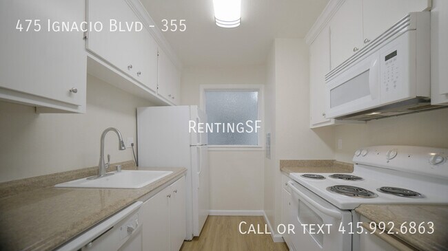 Building Photo - Ignacio Hills Tennis & Garden Apts