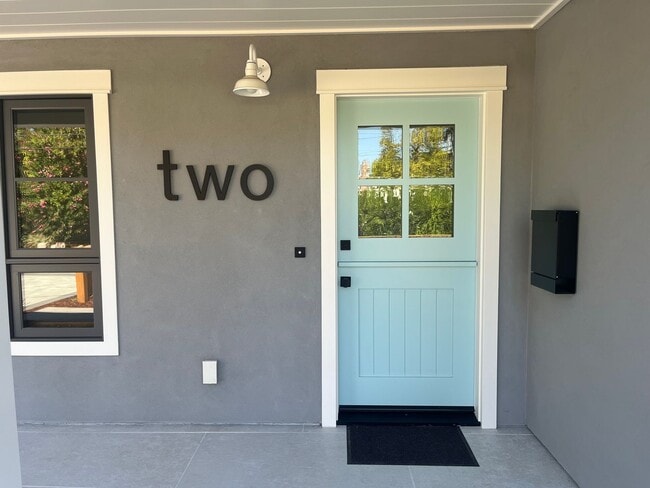 Building Photo - Completely Remodeled Home in Prime Los Gat...