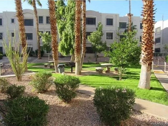 Building Photo - 2060 Mesquite Ln