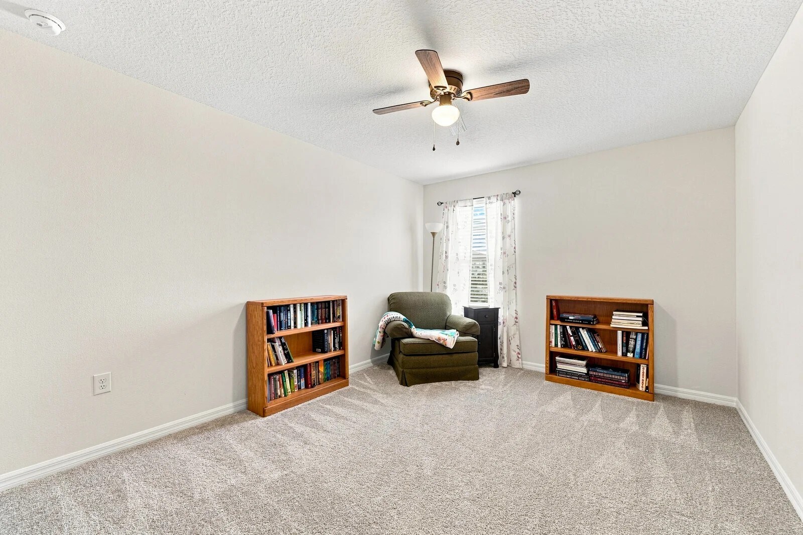 Building Photo - 455 Overpool Ave