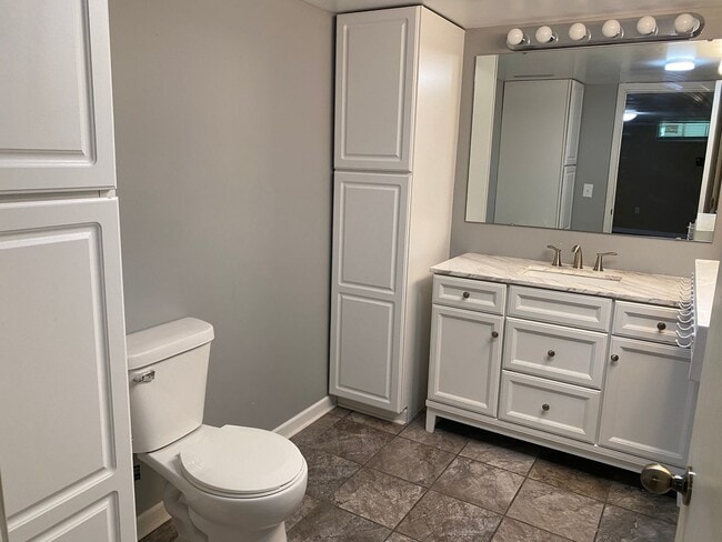 Building Photo - Check Out This Huge 4-Bedroom House!