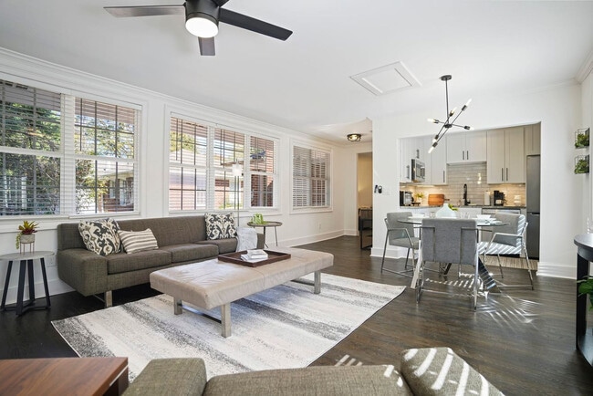 Building Photo - 975 Shadowridge Dr SE