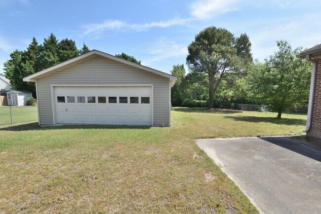 Building Photo - 1200 West Mount Drive