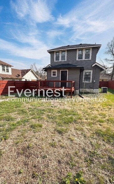 Building Photo - 2242 E 70th St