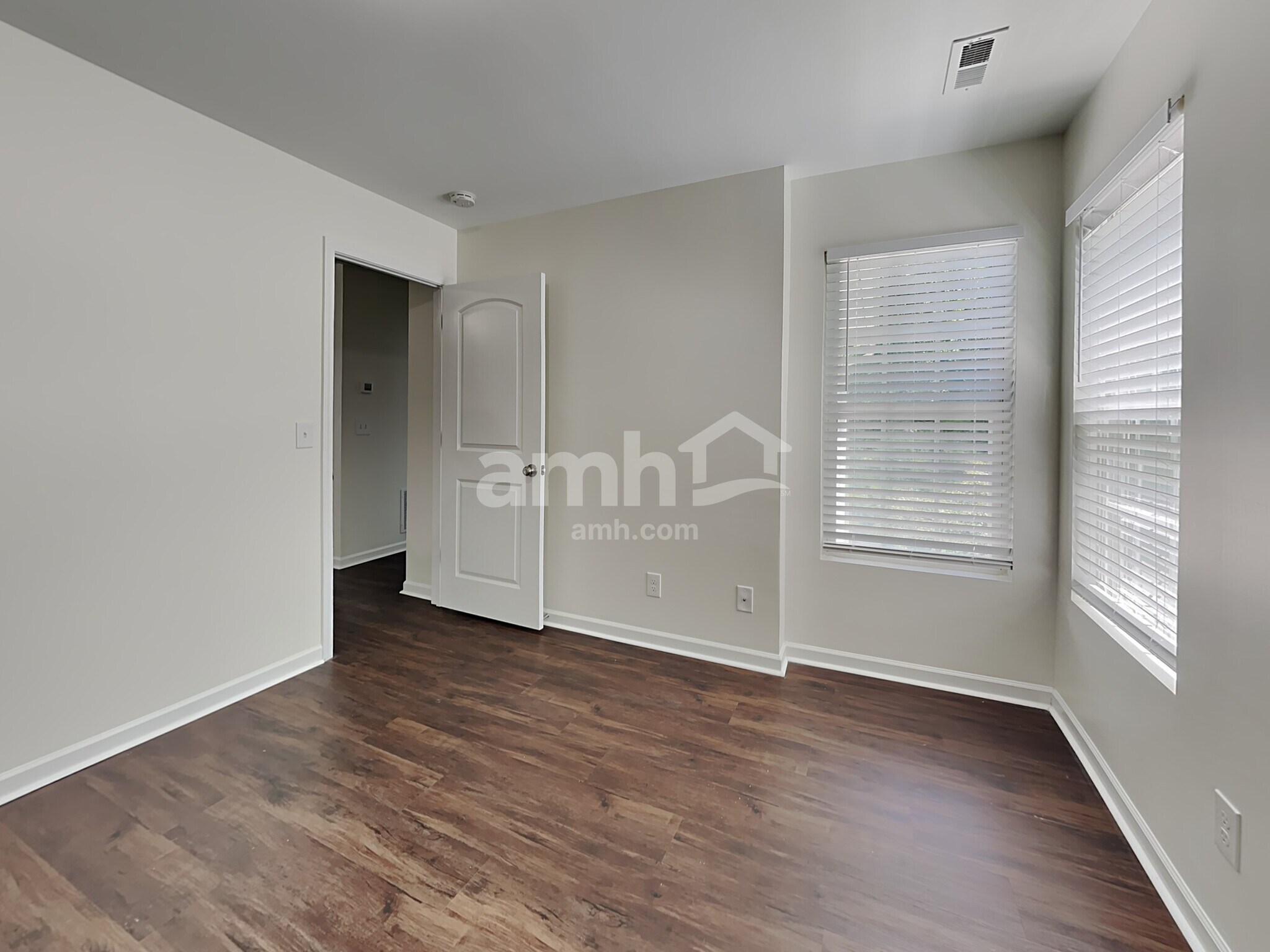 Building Photo - 132 Drewsbury Dr