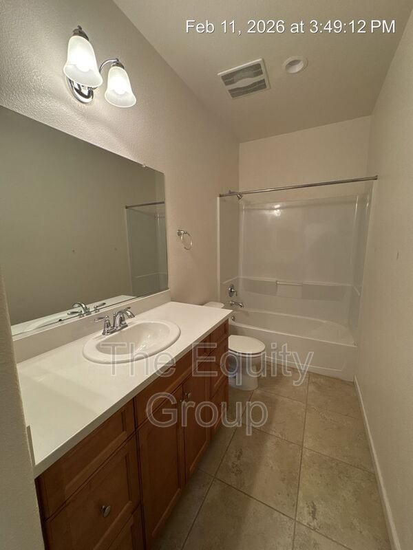 Building Photo - 4418 W Robin Ave