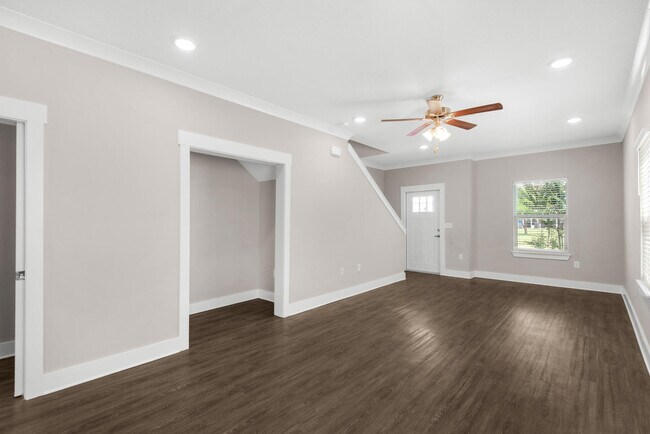 Building Photo - 384 Date Palm Ln