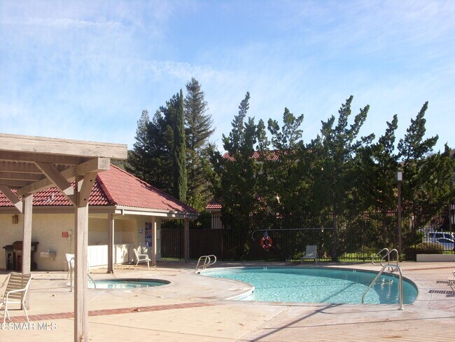 Building Photo - 6801 Pala Mesa Dr