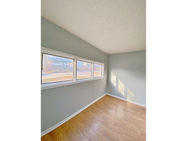Building Photo - 4707 N 40th Ave