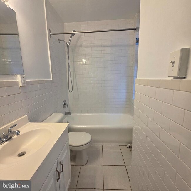 Building Photo - 1324 Locust St