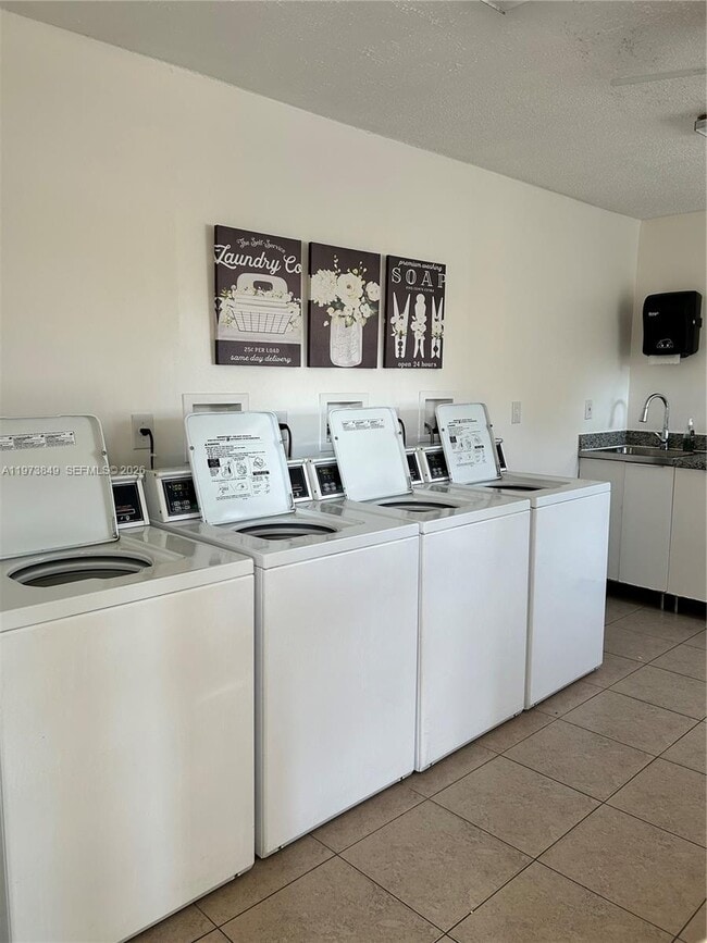 Building Photo - 1541 S Ocean Blvd