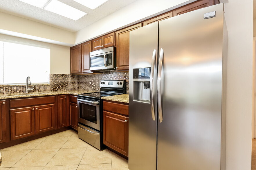 Building Photo - 9143 Hawkins Ct