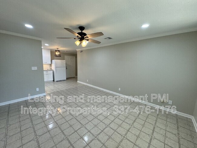 Building Photo - 305 Alice Dr