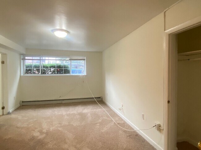 Building Photo - Nice 3 bed in Packards corner