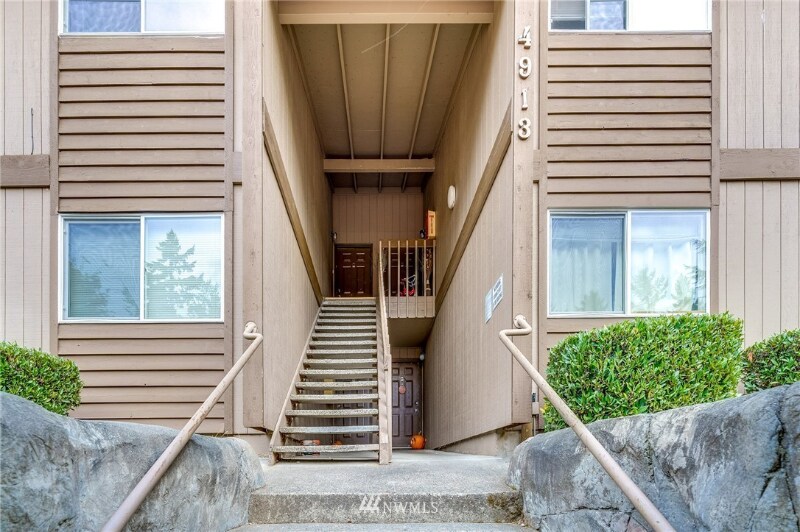 Building Photo - 4911 S Orchard St