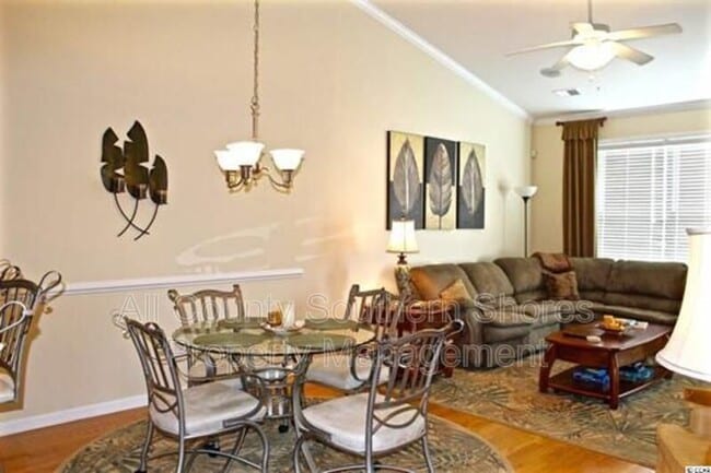 Building Photo - 264 Viareggio Road