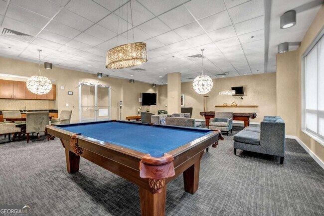 Building Photo - 711 Cosmopolitan Dr NE