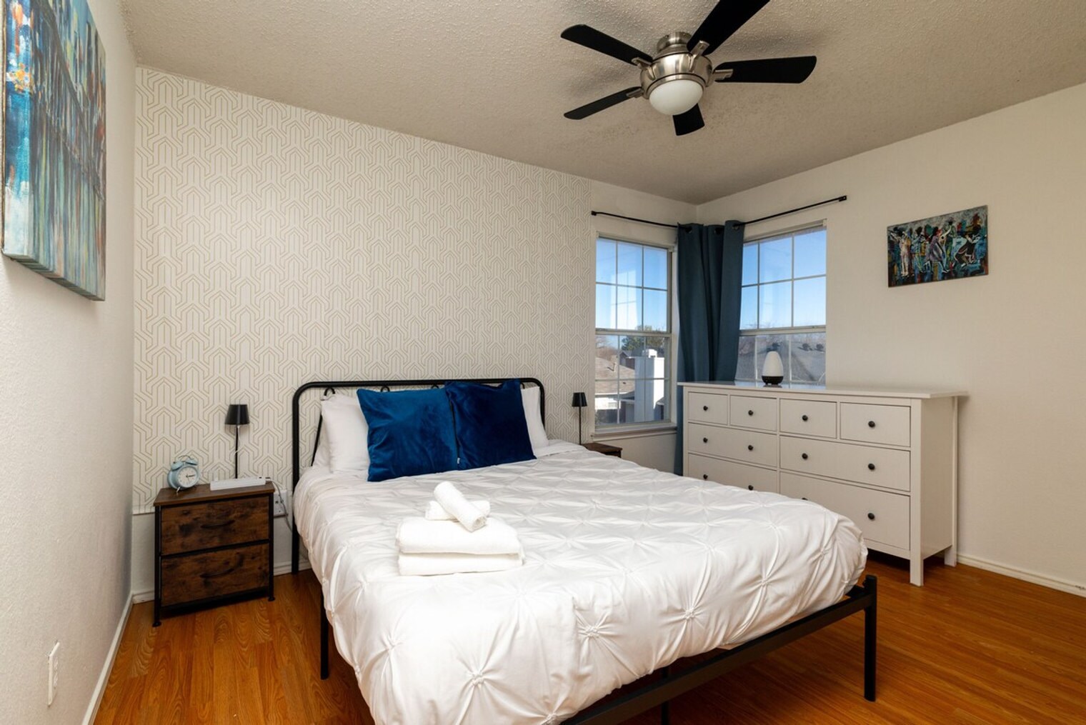 Building Photo - 3032 Marigold Dr