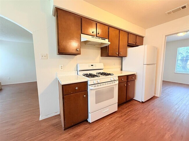 Building Photo - 10904 Meadgreen Ct