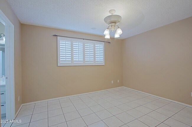 Building Photo - 4526 W Altadena Ave