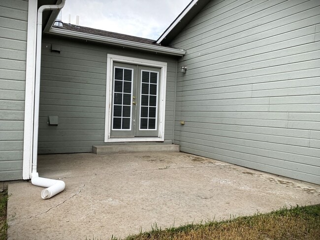 Building Photo - 3906 Charles St