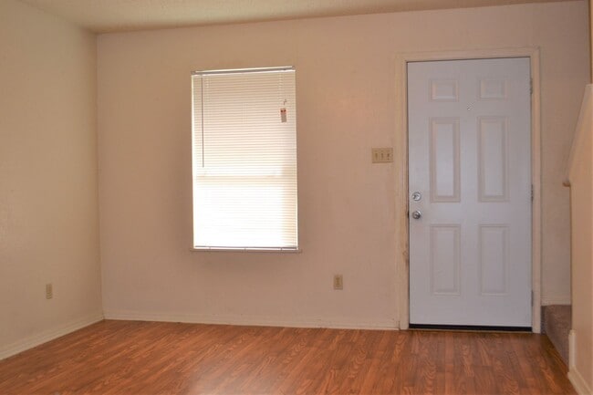 Building Photo - 3053 Olympia Dr