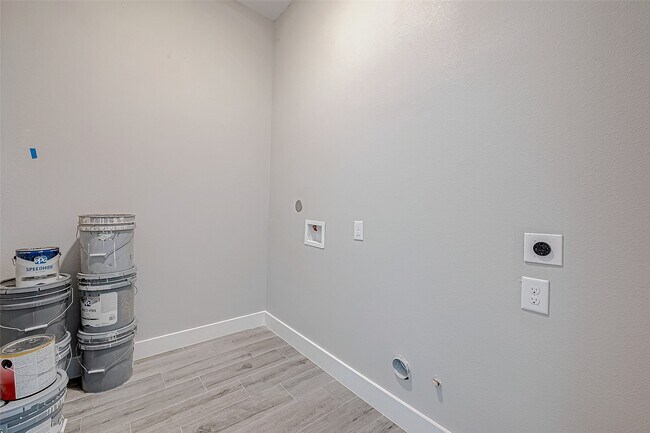 Building Photo - 3639 Needville Ave