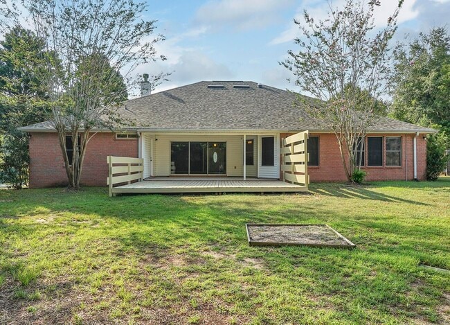 Building Photo - 5897 Saratoga Dr