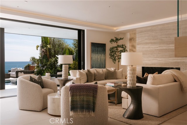 Building Photo - 212 Hazel Dr