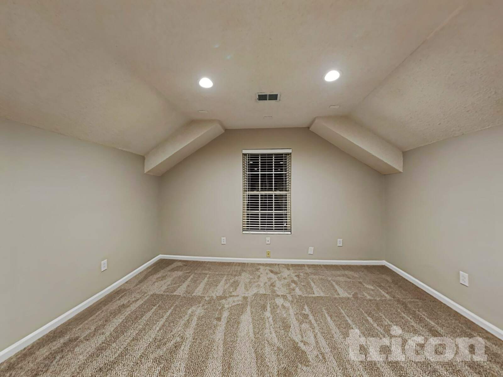 Building Photo - 254 Riverrun Dr