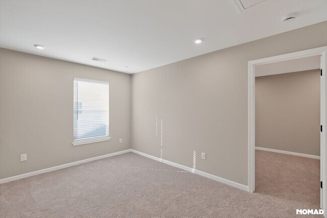 Building Photo - 203 Sage Woods Way